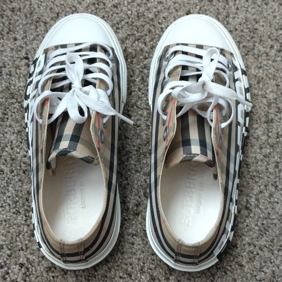 Burberry sneakers - Picture 4 of 8